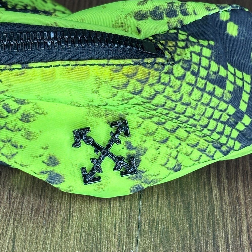 Off-White Neon Python Belt Bag Streetwear Luxury Italy Rare - Picture 16 of 16